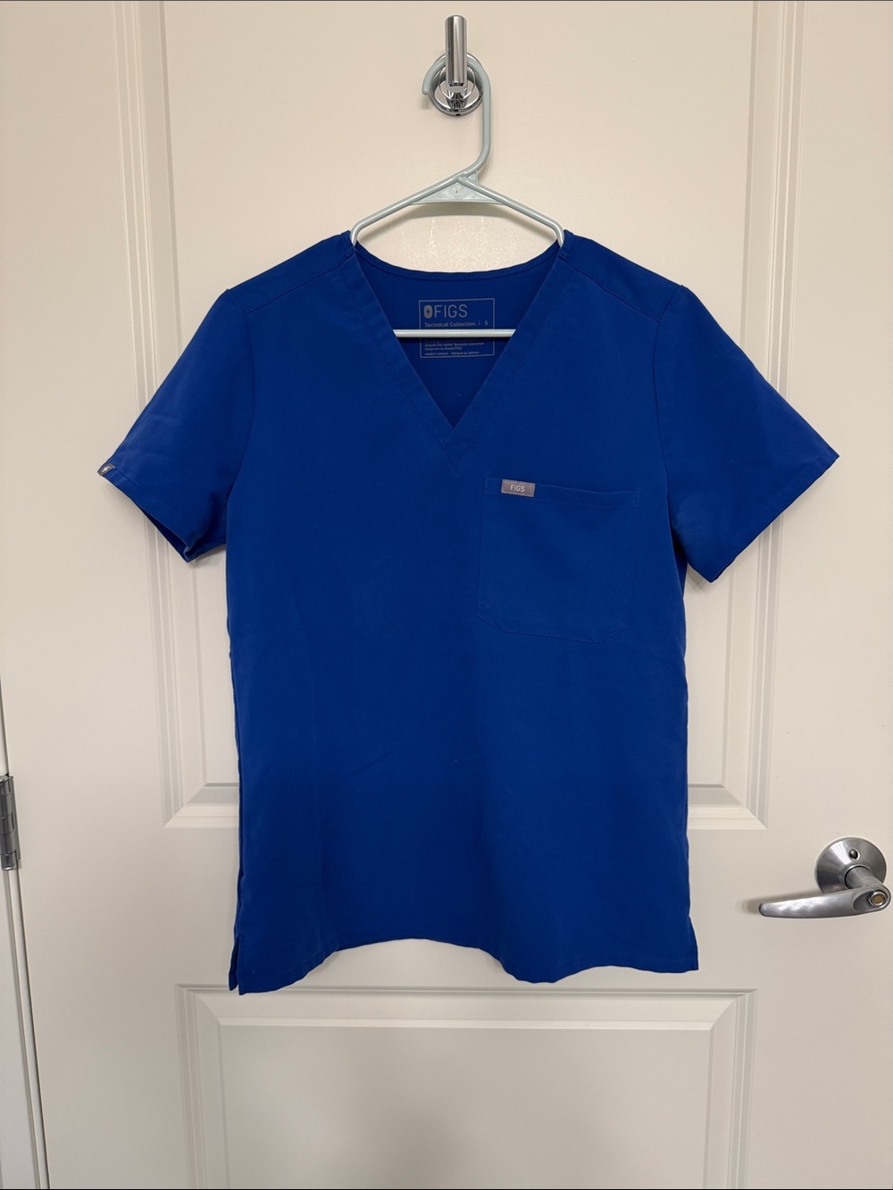 FIGS Women's V-Neck Scrub Top in Winning Blue